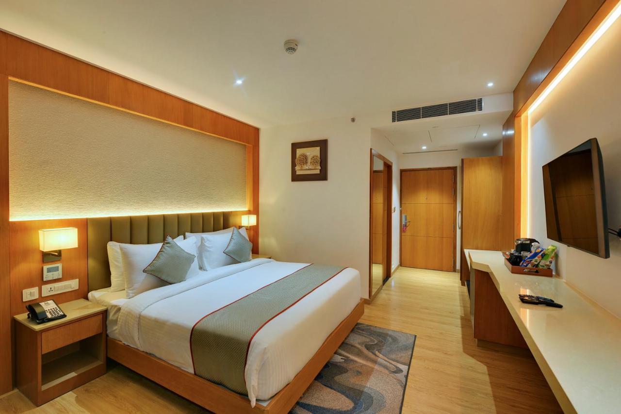Clarion Hotel Bangalore Yesvantpur Exterior foto